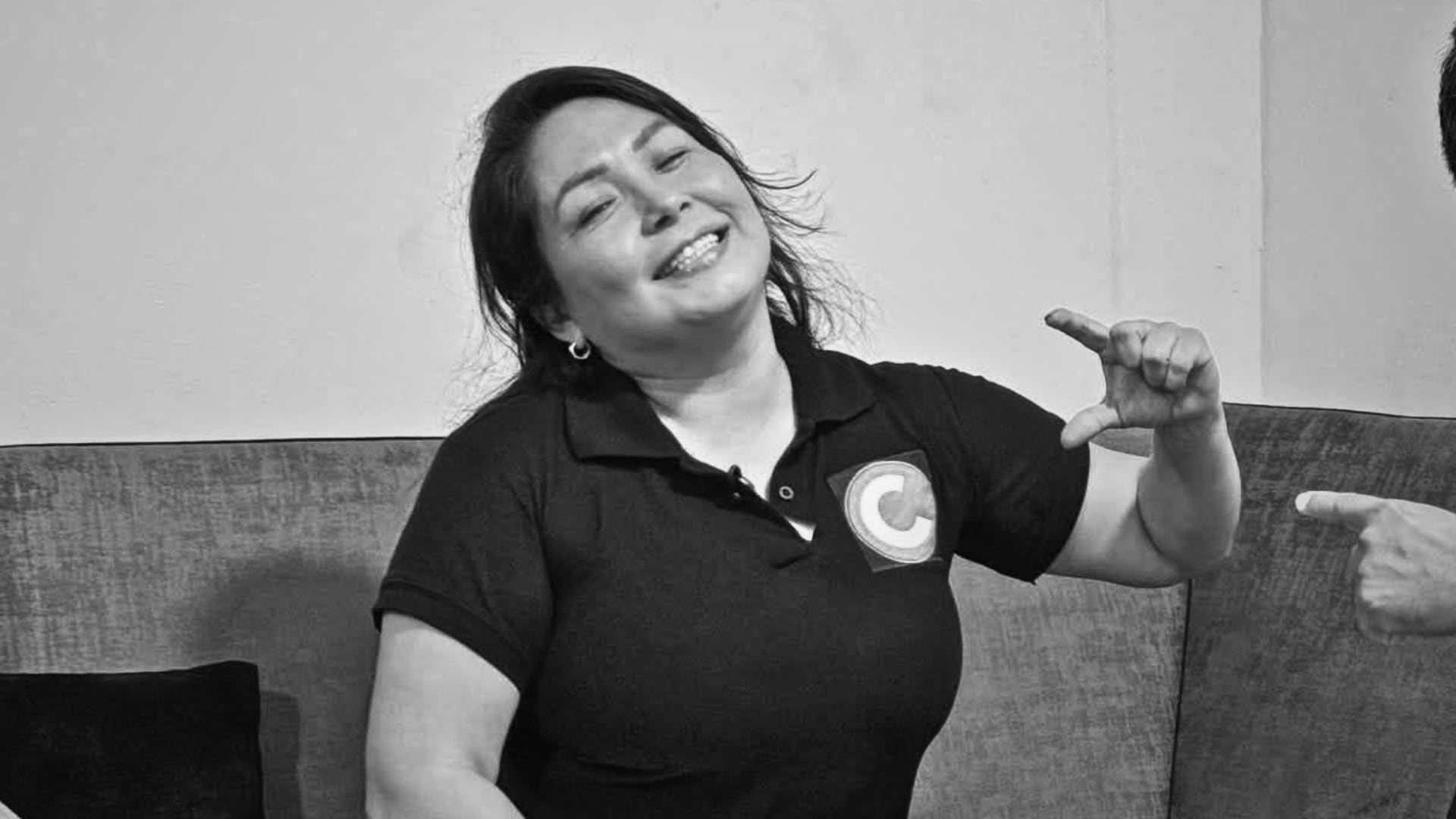 La periodista y candidata al Gobierno Regional de Áncash, Susy Aponte Polo, sonríe durante un evento de campaña del movimiento Socios por Áncash. (Foto: Polémica Noticias - Oficial )