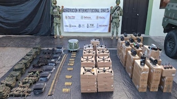 Drones con fibra óptica y piezas para ensamblar aeronaves: los aseguramientos que revelan la adaptación tecnológica del narco en Sinaloa