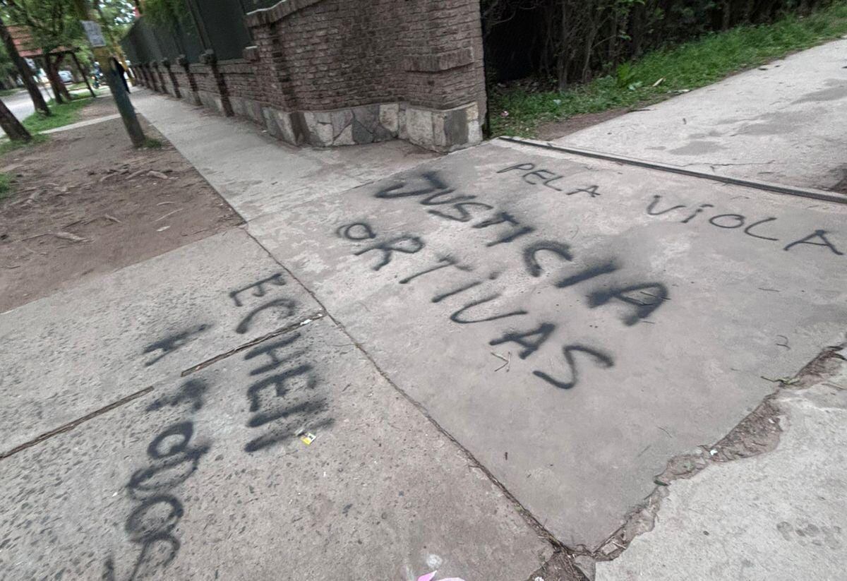 Padres y alumnos reclaman sanciones tras la golpiza a un estudiante dentro del colegio (Foto: InfoFunes)