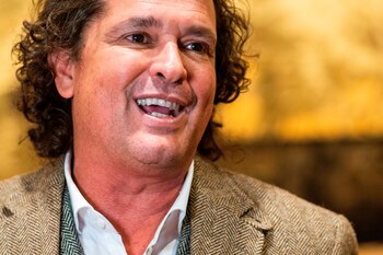 En la imagen, el cantante