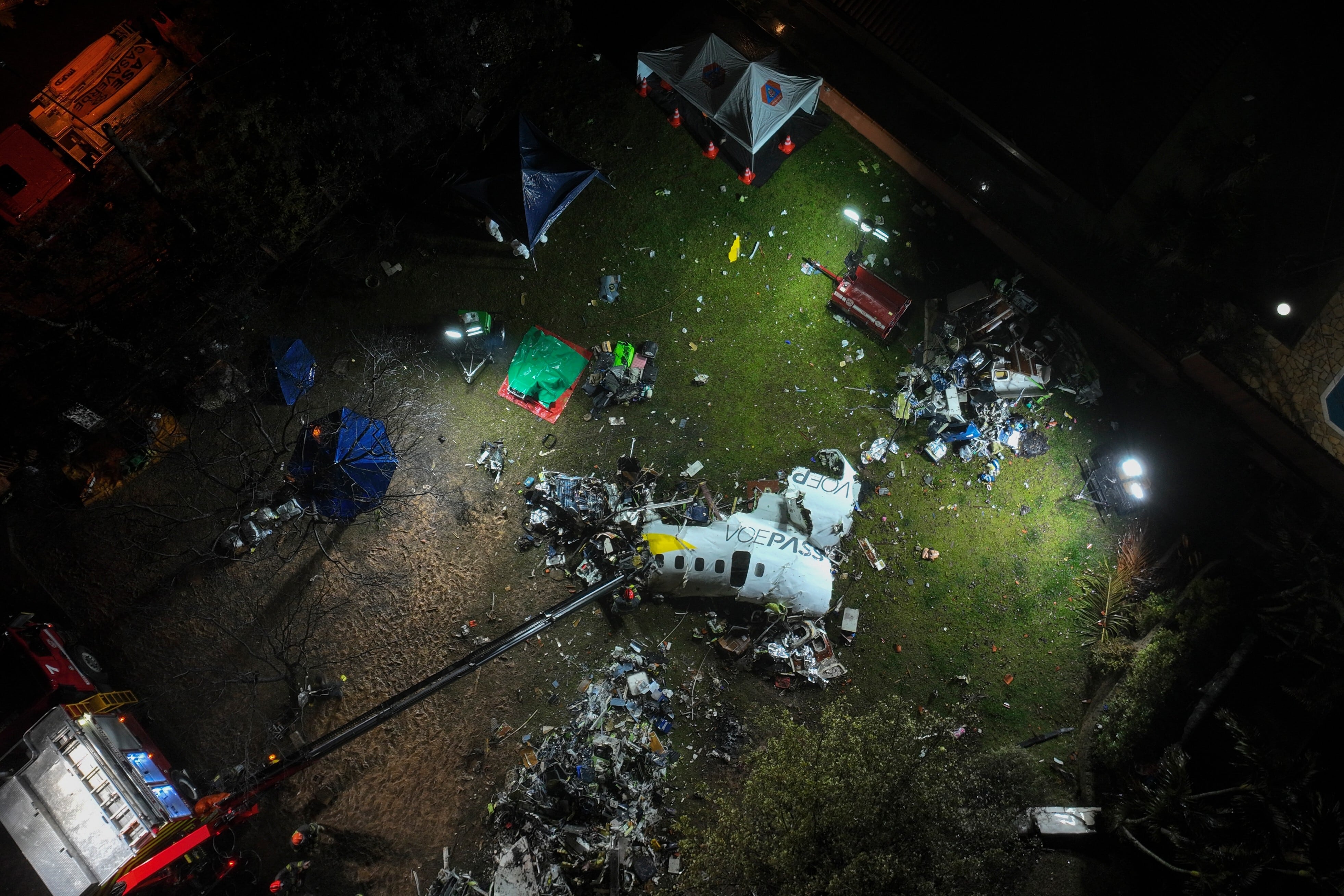 Vista aérea del 10 de agosto de 2024 de los restos de un avión de Voepass que se estrelló el día anterior, en Vinhedo, estado de São Paulo, Brasil (AP/André Penner, Archivo)