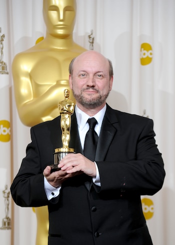 Campanella con el Oscar por El Secreto de sus ojos, ganadora el 7 de marzo de 2010 como Mejor Película Extranjera. Jason Merritt/Getty Images/AFP