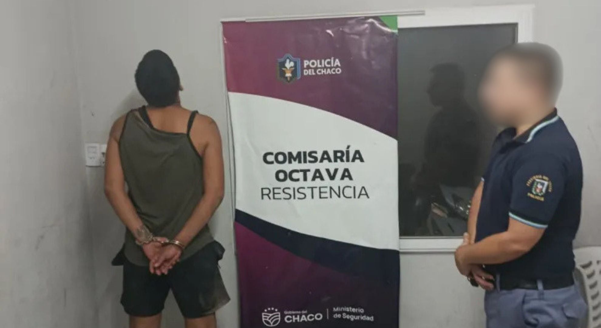 El hombre fue reducido por la policía, luego de que se negara a cooperar (Gentileza: Diario Norte)