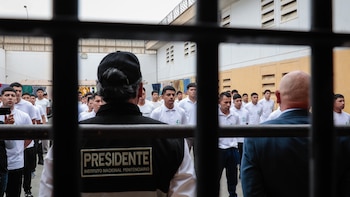 Operativo sorpresa en el penal Miguel Castro Castro contra organizaciones criminales