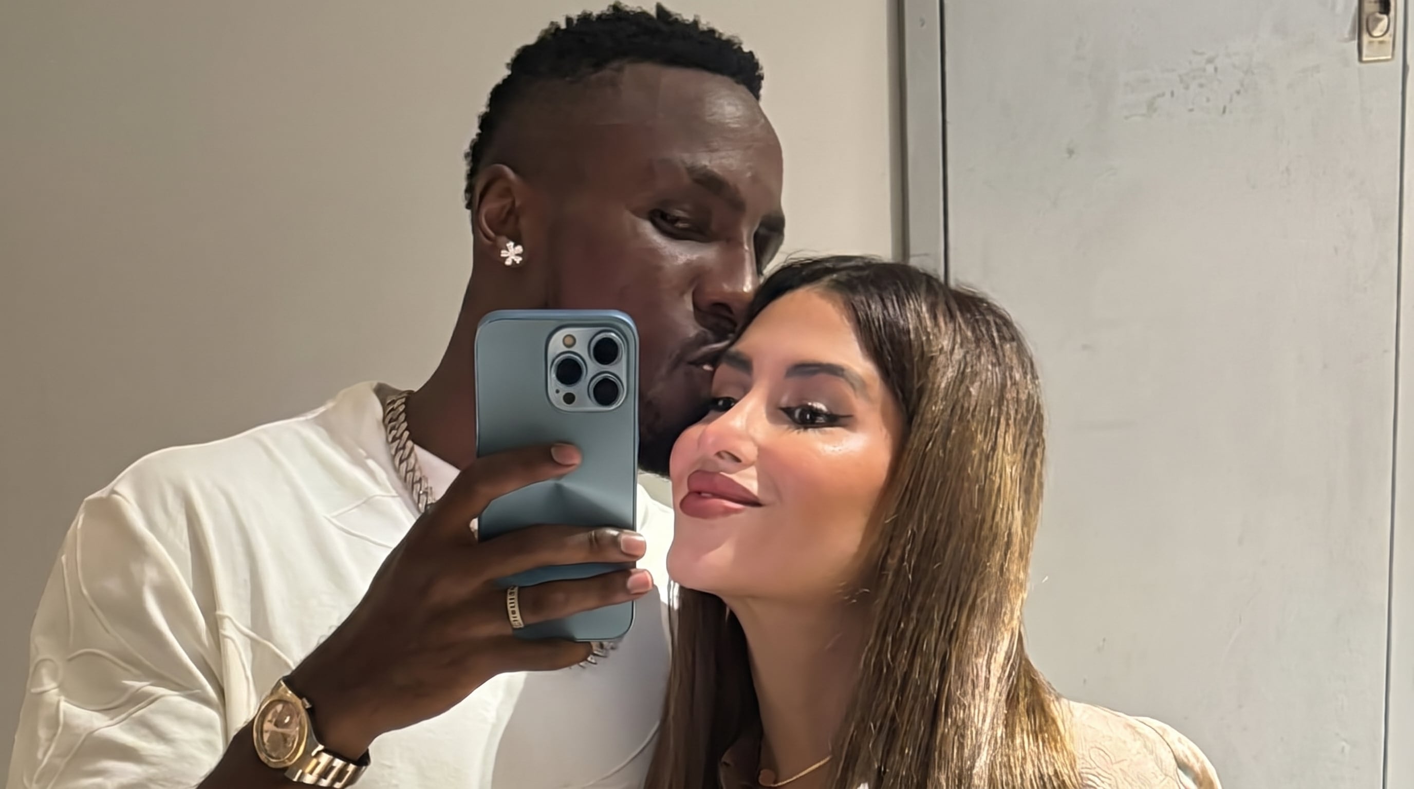 Foto de Julián Quiñones junto con su esposa, Ana Gabriela (IG/@julianquinones33)
