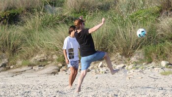 Matías Martin jugando al fútbol