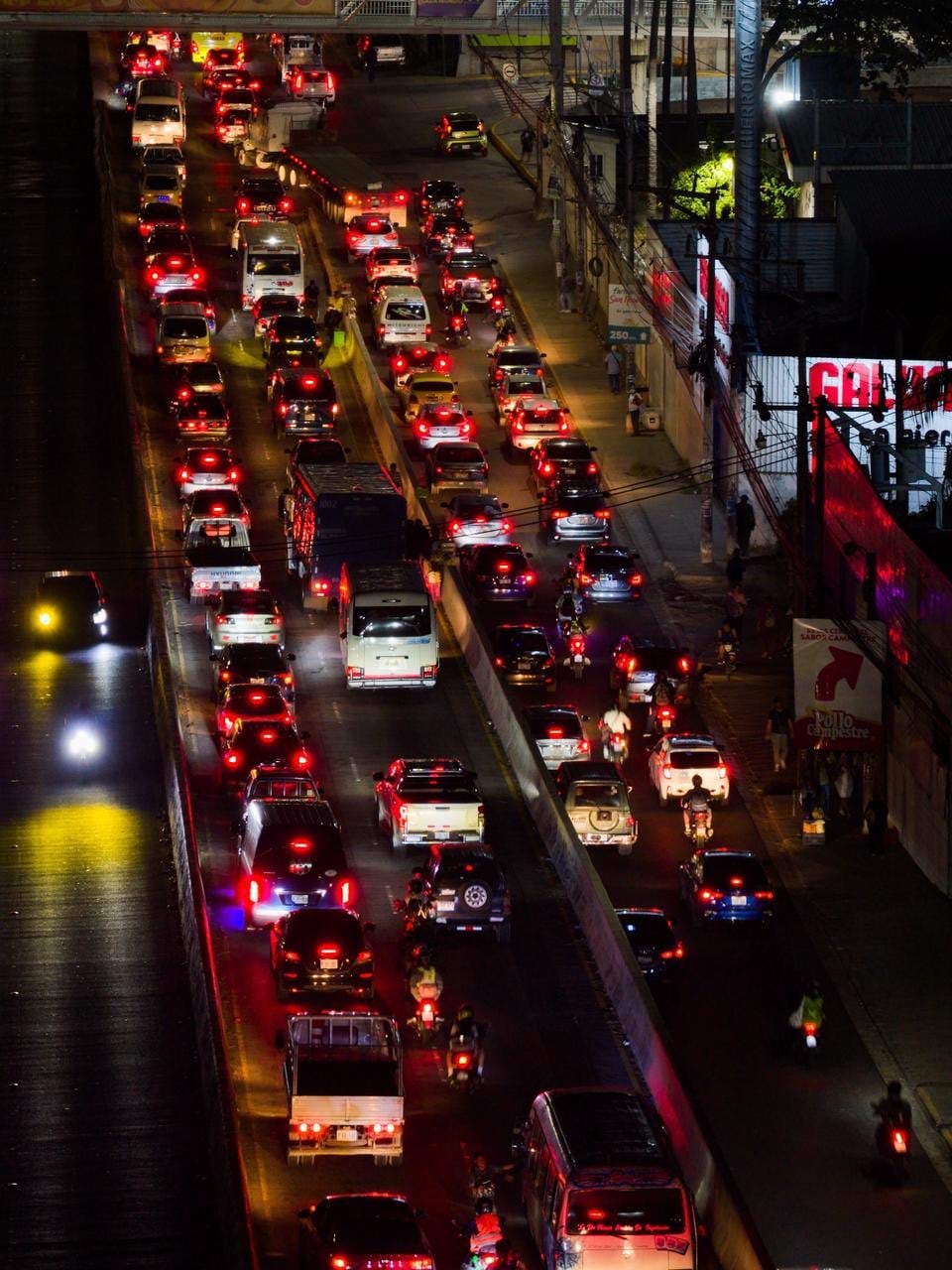 Las autoridades esperan disminuir el tráfico en San Salvador con la construcción del Metrocable./(Ministerio de Obras Públicas)