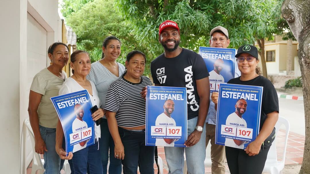 El hecho se registró en la noche del jueves, mientras el candidato desarrollaba actividades relacionadas con su campaña. - crédito estefanelgutierrezp/Instagram