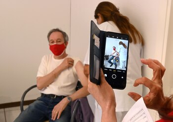 Silvano Cecconi recibió la vacuna