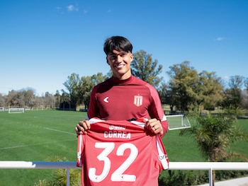 Joaquín Correa firmó su contrato con Estudiantes de La Plata y regresará al fútbol argentino tras 12 años (@EdelpOficial)