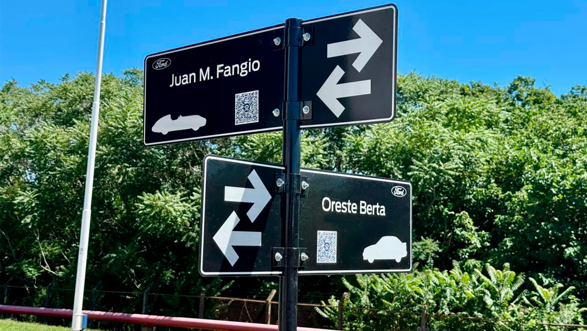 La esquina de Juan Manuel Fangio y Oreste Berta es una de las más simbólicas del automovilismo argentino, incluso más allá de Ford