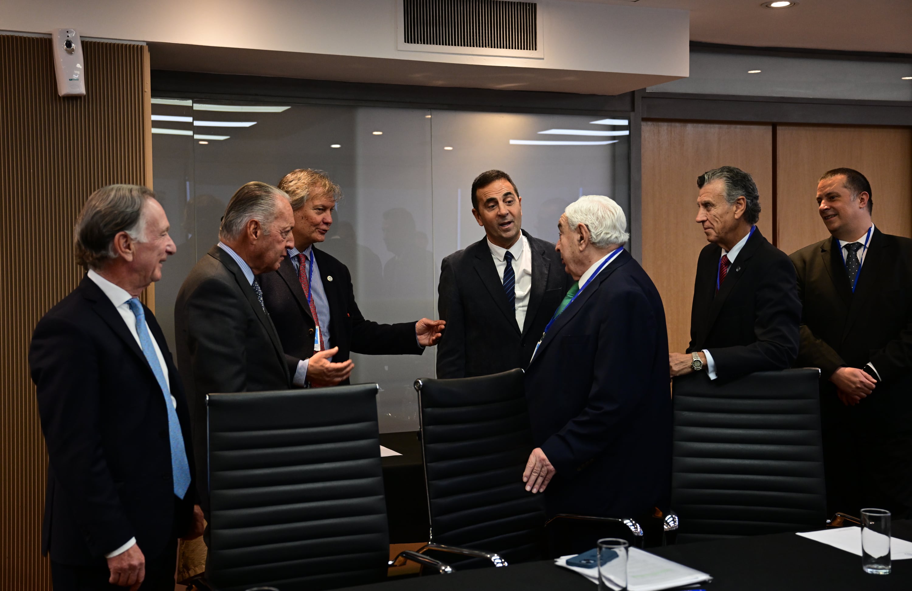 Los empresarios del Grupo de los 6 (G6) en un encuentro con el secretario de Trabajo, Julio Cordero Maximiliano Luna