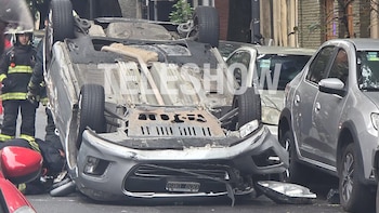 El impactante vuelco del actor Guillermo Pfening con su vehículo en la vía pública