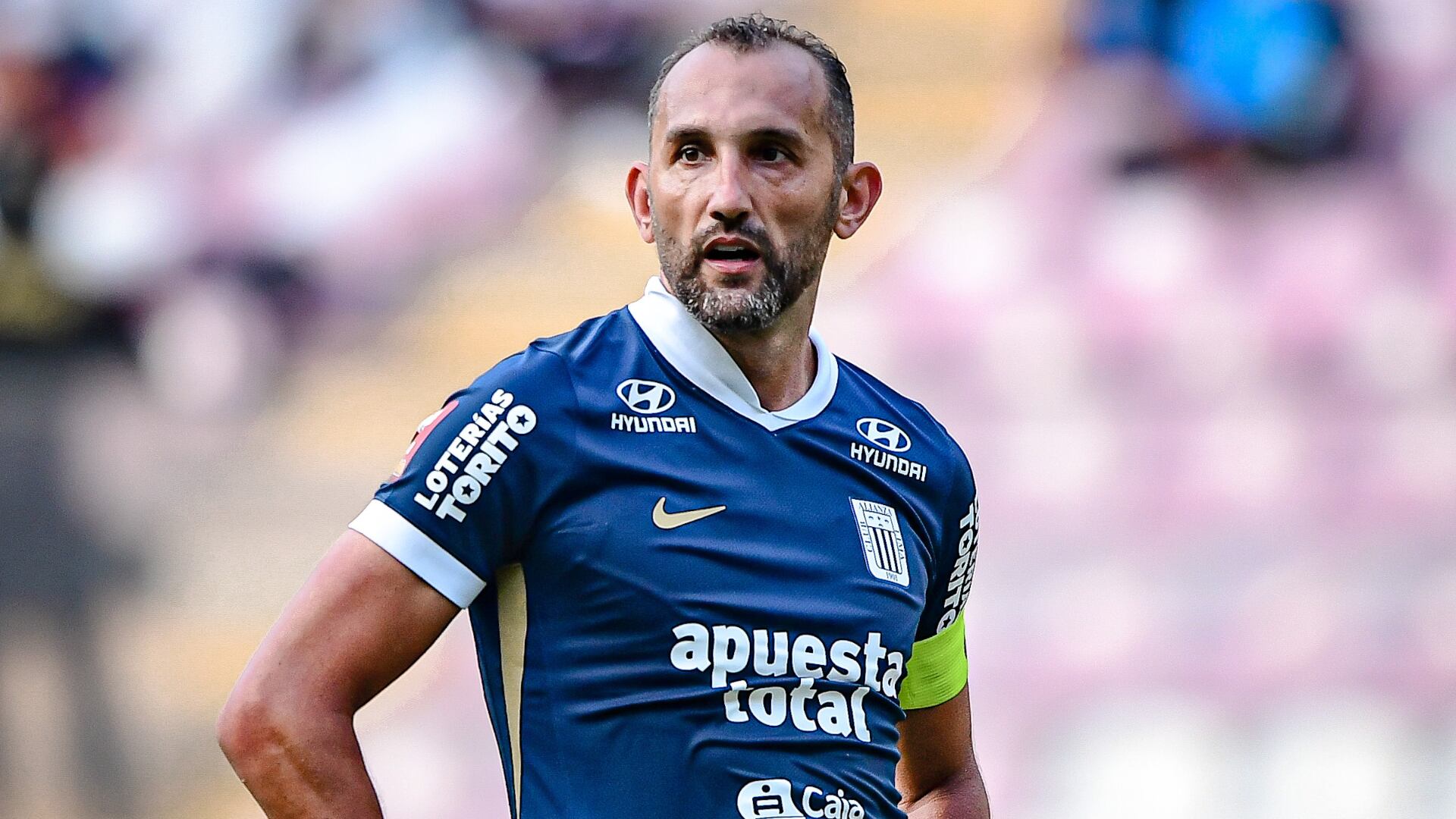 Hernán Barcos se siente con fuerzas para continuar defendiendo la camiseta de Alianza Lima