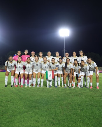 La escuadra nacional goleó en semis a El Salvador 4-1