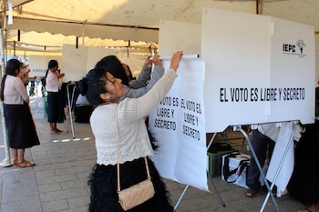 Más de mil 400 cargo