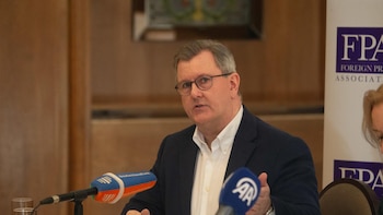 Arranca el juicio contra el exlíder del DUP Jeffrey Donaldson por violación y agresión sexual