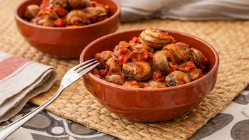 Caracoles con jamón y chorizo, la receta estrella para dar la bienvenida a la primavera