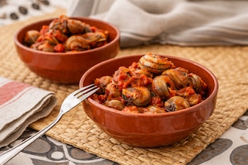 Caracoles de jamón y chorizo