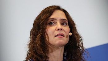 Ayuso agradece a Felipe VI su llamada por la evolución del incendio de Lozoyuela, que ya está controlado