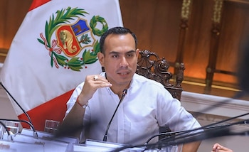 El Congreso de Perú removió