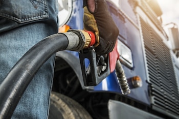 Si bien los precios comienzan a reflejar un escenario de normalización futura, las condiciones físicas del mercado energético todavía muestran señales de fragilidad y presión sobre el suministro (Foto: Shutterstock)