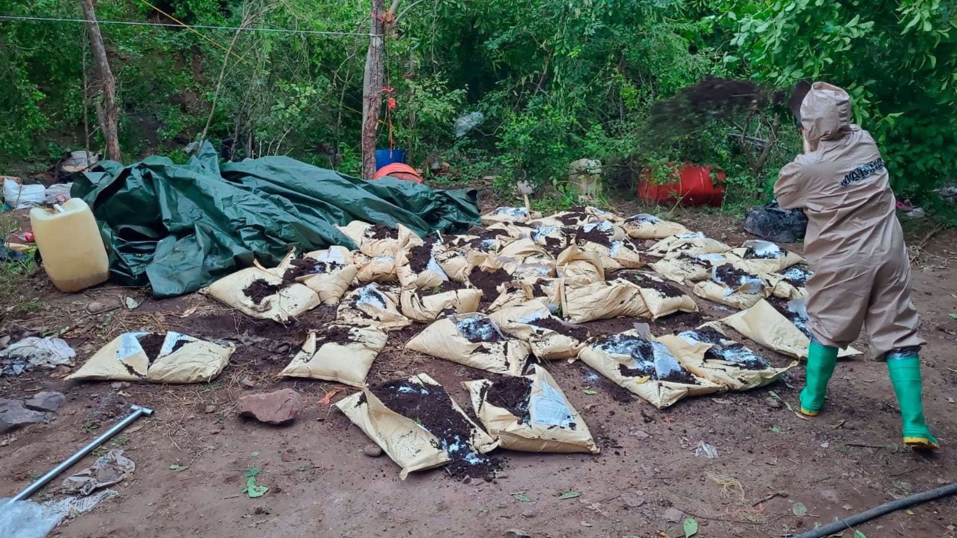 Precursores químicos destruidos en el sitio. Crédito: Gabinete de Seguridad