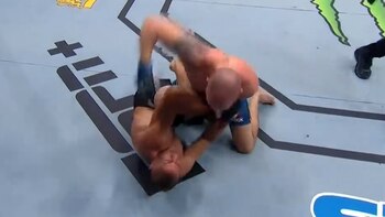 James Vick comenzó castigándolo en