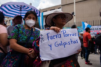 11/01/2024 October 5, 2023, Guatemala City, Guatemala City, Guatemala: For the fourth consecutive day this Wednesday, October 4, indigenous authorities continue to demonstrate in front of the headquarters of the Public Ministry in the Gerona neighborhood, zone 1, to demand the resignation of the Attorney General, CONSUELO PORRAS, RAFAEL CURRUCHICHE head of the Special Prosecutor's Office against Impunity; the prosecutor CINTHIA MONTERROSO; and the Seventh Criminal Judge, FREDY ORELLANA, who is accused of plotting an alleged coup d'état to prevent the elected president, BERNARDO ARÉVALO, from taking office.
POLITICA
Europa Press/Contacto/Fernando Chuy