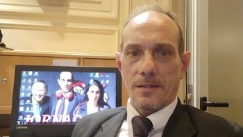Detuvieron a un periodista que abusó sexualmente de su expareja dentro de su departamento