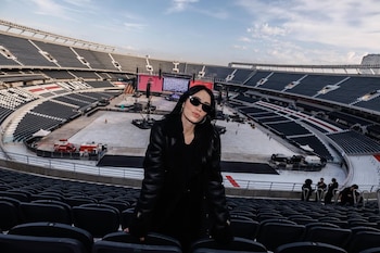 Lali Espósito en la previa de su show en River, con el escenario de fondo