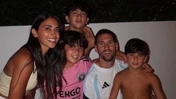 “Juntos de nuevo”: Antonela Rocuzzo compartió las imágenes del reencuentro de la familia con Messi en pleno Mundial