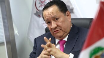 Luis Arce es destituido del