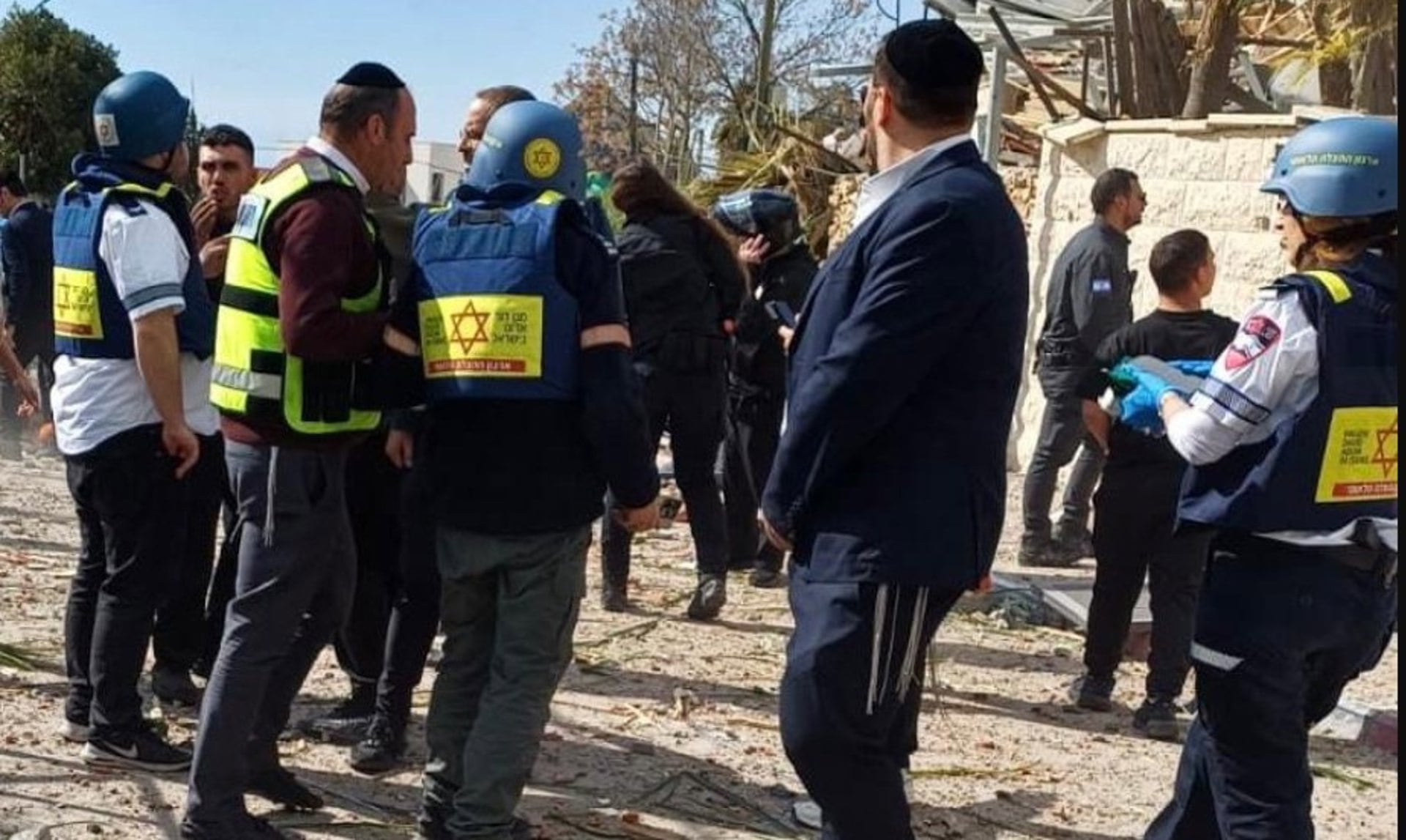 El impacto de un misil iraní deja al menos ocho muertos y 28 heridos en el centro de Israel