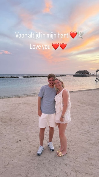 Mark Verkuijl junto a su