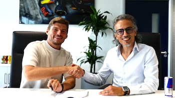 Max Verstappen terminó con los rumores sobre su salida de la Fórmula 1 y renovó contrato con Red Bull hasta 2030