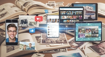 Libros abiertos, fotos impresas desordenadas, un álbum de fotos, un teléfono móvil, un portátil, dos tabletas, iconos de redes sociales y varias imágenes digitales.