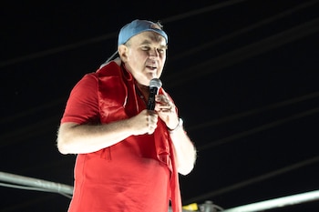 El ultraderechista Rafael López Aliaga del partido Renovación Popular habla este 19 de abril de 2026, en la Gran Marcha Defendamos la democracia, en Lima (Perú). EFE/ John Reyes