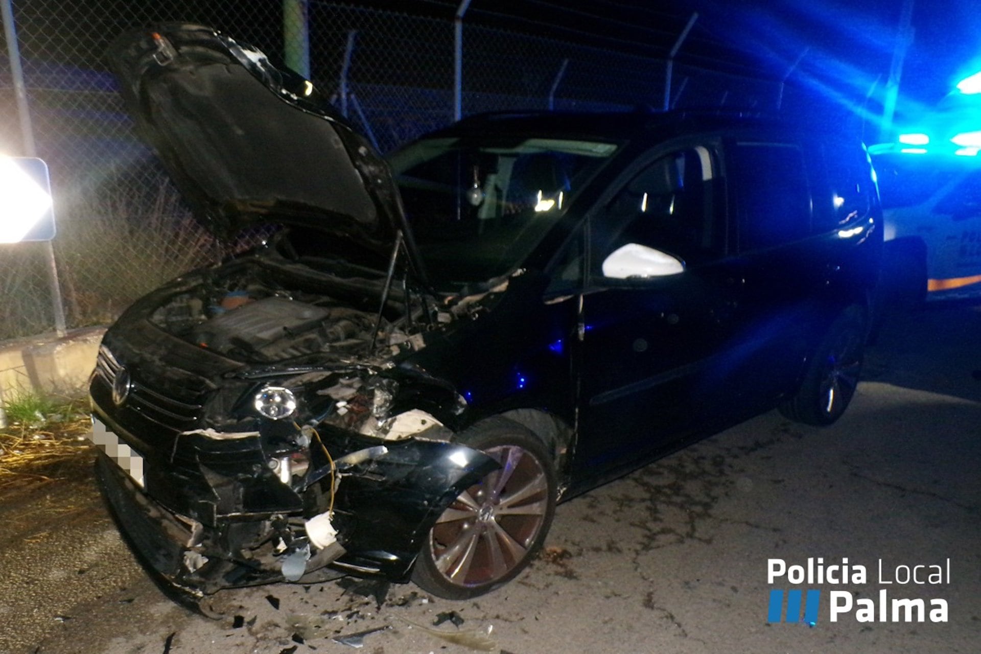 11/10/2026 Sucesos.- Un conductor ebrio, en sentido contrario, choca frontalmente contra un coche con dos niños a bordo en Palma.La Policía Local de Palma ha intervenido en un accidente de tráfico en el camino de Can Palou provocado, supuestamente, por un conductor ebrio que circulaba en sentido contrario y chocó frontalmente contra otro vehículo conducido por una mujer con dos niños a bordo.SOCIEDAD POLICÍA LOCAL DE PALMA