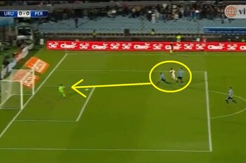 Perú vs Uruguay: Gianluca Lapadula