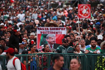 Después de la ceremonia de este domingo, los seguidores de López Obrador no lo verán nuevamente en el balcón de Palacio Nacional.