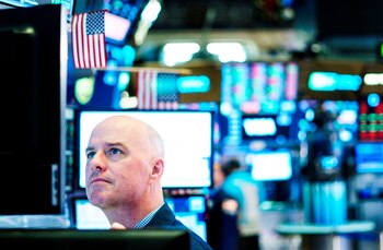 Agentes de Bolsa realizan su