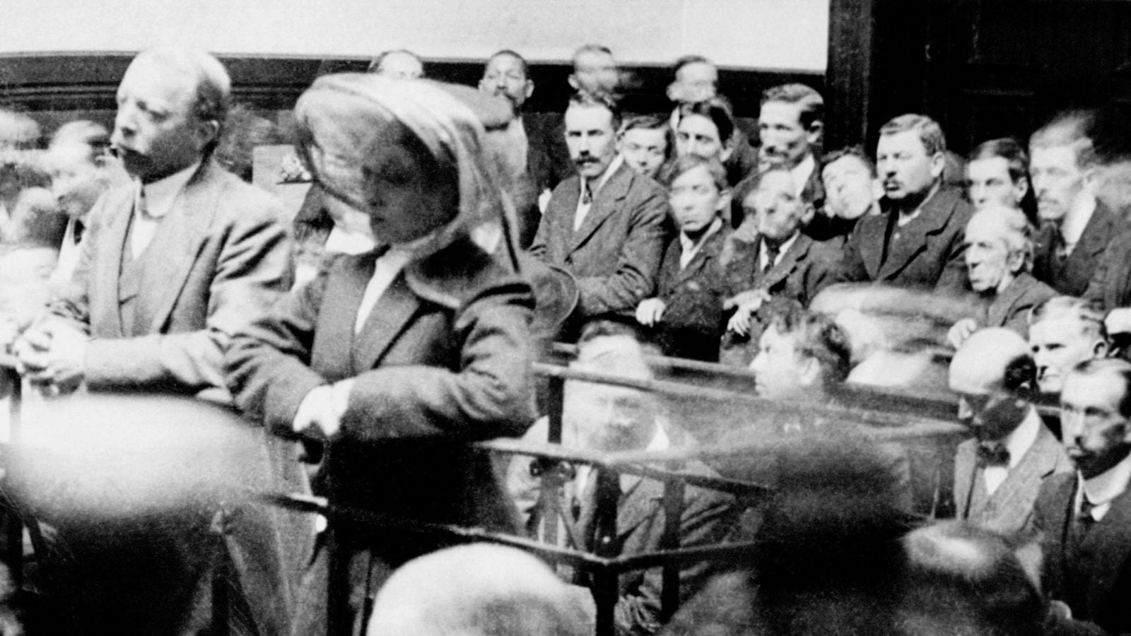 El tribunal condenó a Crippen a la horca en la prisión de Pentonville y absolvió a Ethel Le Neve por falta de pruebas de complicidad