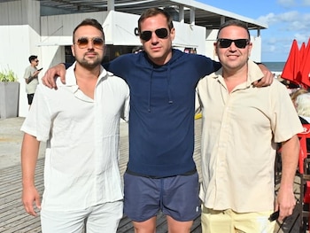 Un grupo de jóvenes, conformado