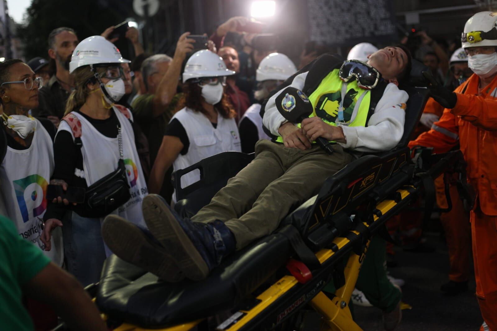 Un periodista resultó herido. Otra vez hubo tensión en la marcha de jubilados alrededor del Congreso (Foto: Silvana Safenreiter)
