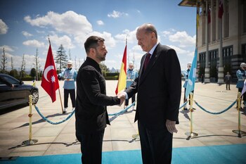 Mientras Rusia operaba mediáticamente, Zelensky