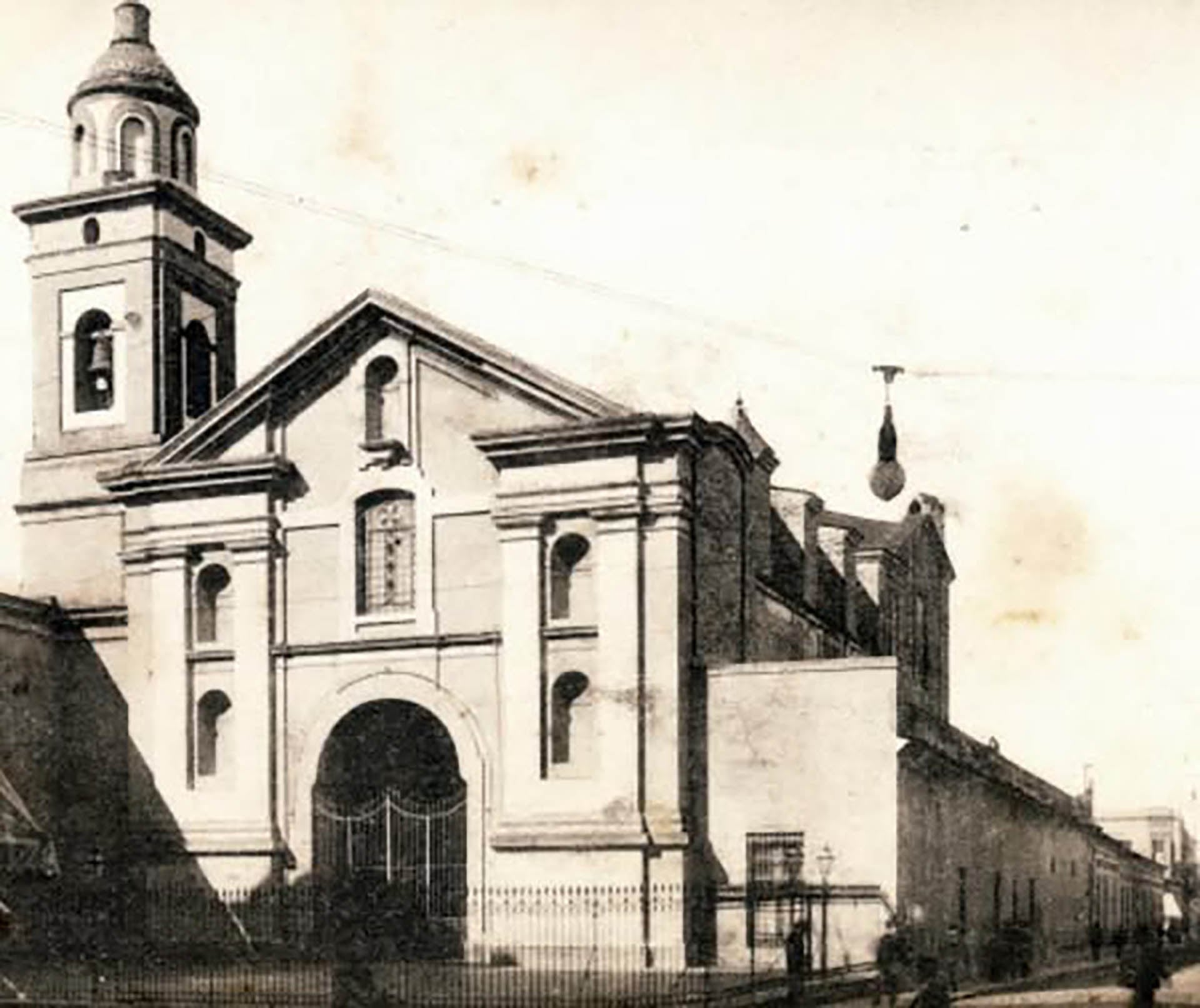 Una fotografía histórica de la Iglesia Santa Catalina, construida en 1745