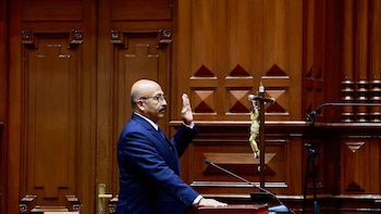Óscar Reto derrota a Norma Yarrow y presidirá la primera Mesa Directiva de la Cámara de Diputados