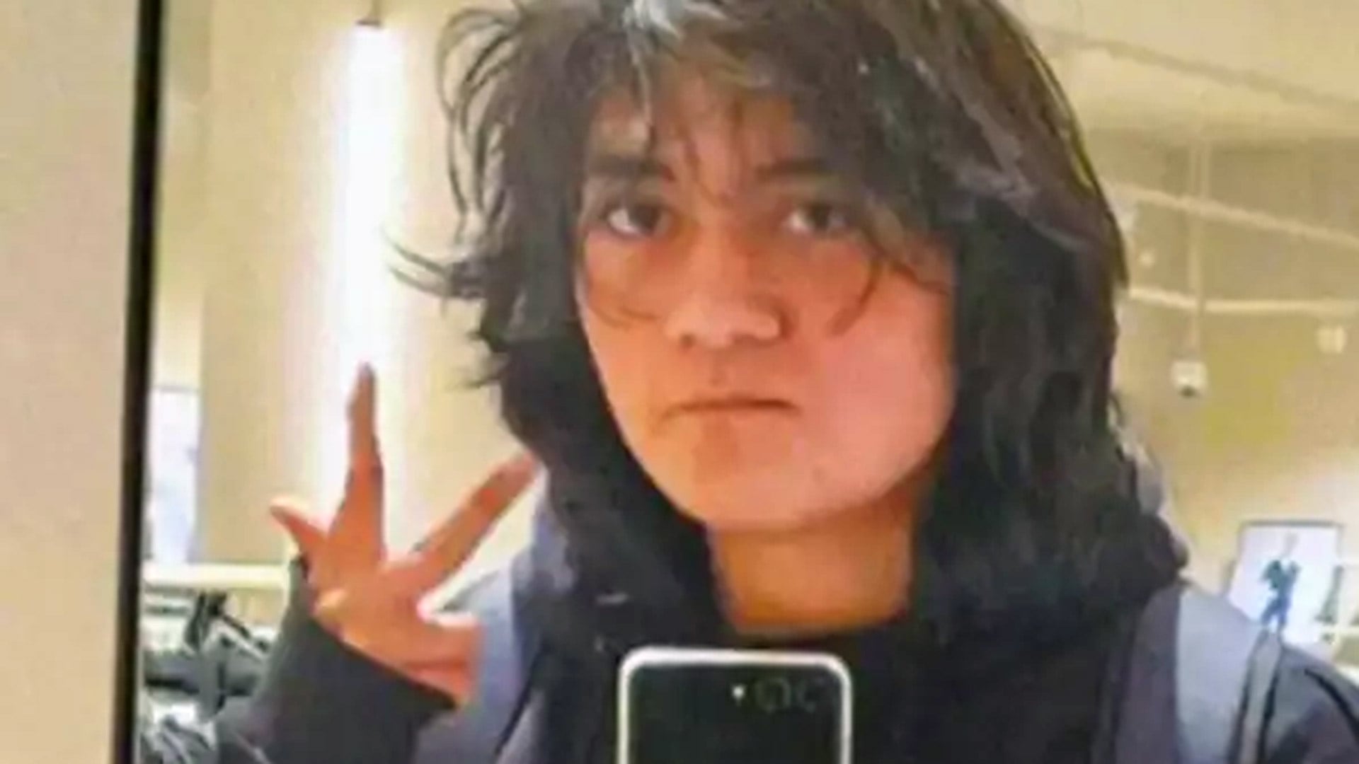 La policía chilena cree que el estudiante que asesinó con arma blanca a una inspectora y dejó a otros tres heridos planificaba una masacre