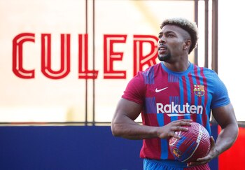 Adama Traoré puede jugar como extremo o como lateral (Foto: Reuters)